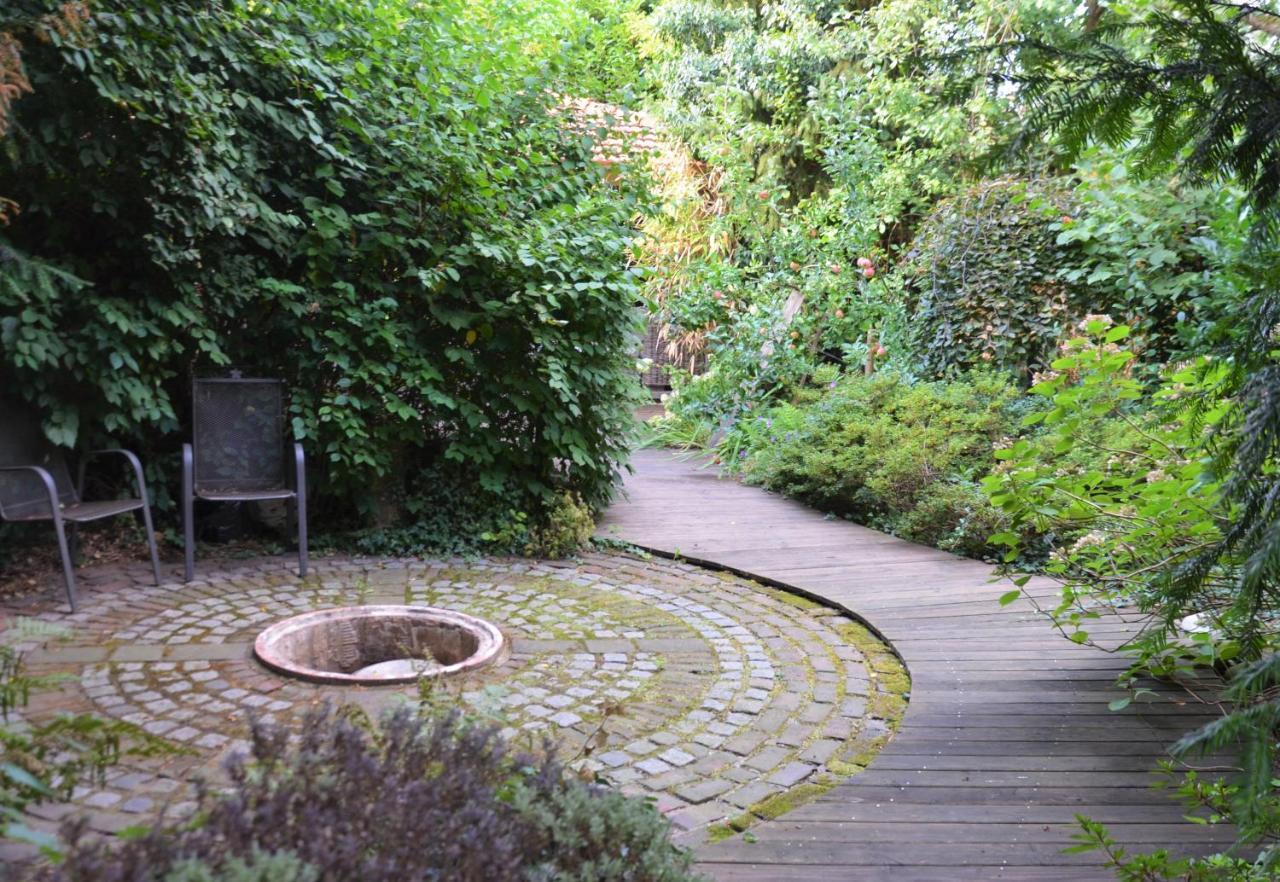 Gaestezimmer Mit Garten In Fischeln เครเฟลด์ ภายนอก รูปภาพ